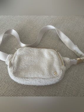 lululemon athletica Cream Sherpa Crossbody Belt Bag with Gold Hardware